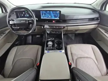 2025 Kia Carnival с пробегом 32 844 км