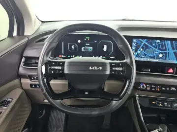 2025 Kia Carnival с пробегом 32 844 км