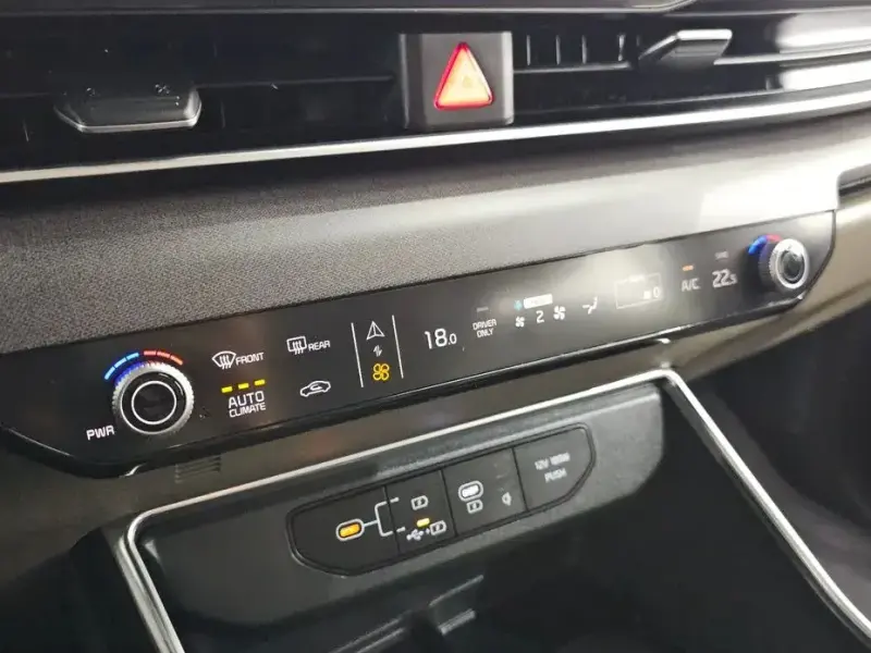 2025 Kia Carnival с пробегом 32 844 км