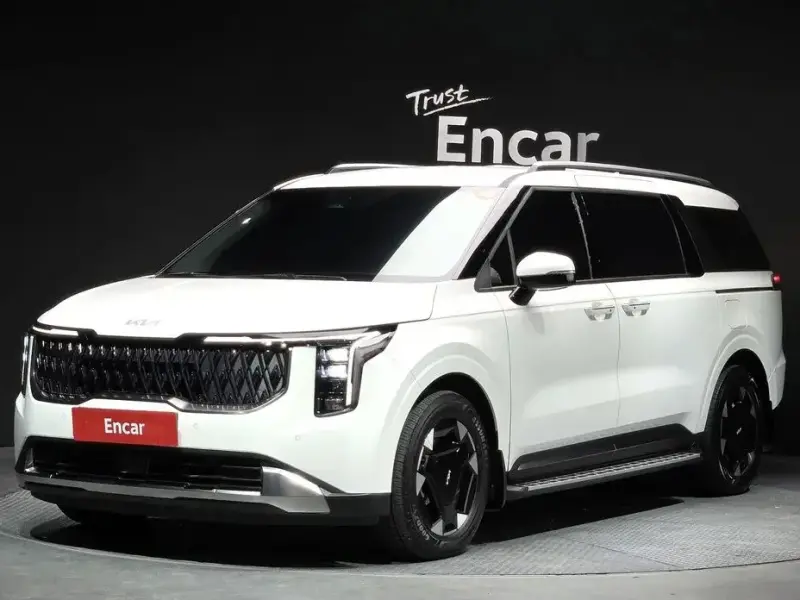 2024 Kia Carnival с пробегом 16 733 км