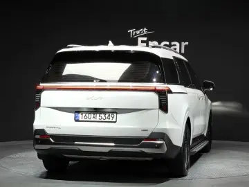 2024 Kia Carnival с пробегом 16 733 км