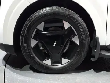 2024 Kia Carnival с пробегом 16 733 км