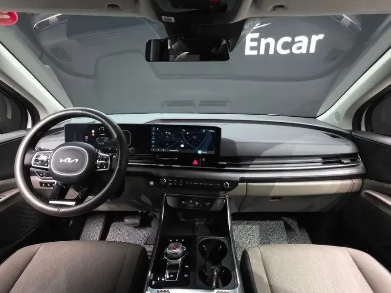 2024 Kia Carnival с пробегом 16 733 км