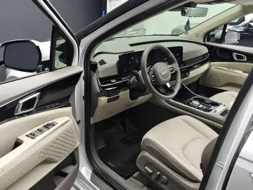 2024 Kia Carnival с пробегом 41 915 км