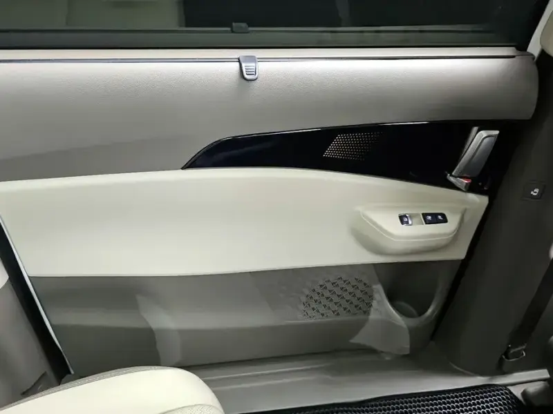 2024 Kia Carnival с пробегом 41 915 км