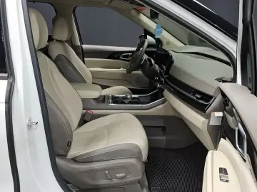 2024 Kia Carnival с пробегом 41 915 км