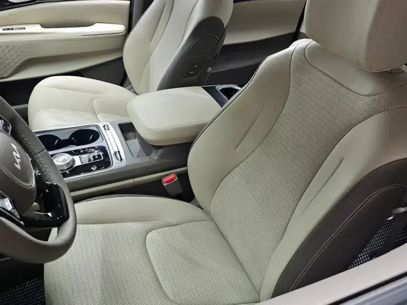 2024 Kia Carnival с пробегом 41 915 км