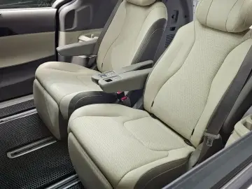 2024 Kia Carnival с пробегом 41 915 км