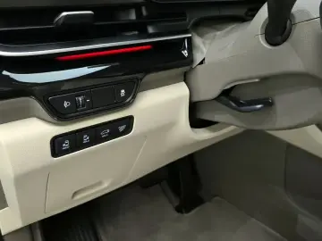 2024 Kia Carnival с пробегом 12 815 км