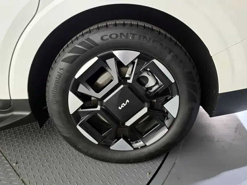 2024 Kia Carnival с пробегом 12 815 км