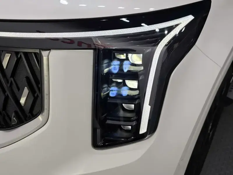 2024 Kia Carnival с пробегом 12 815 км