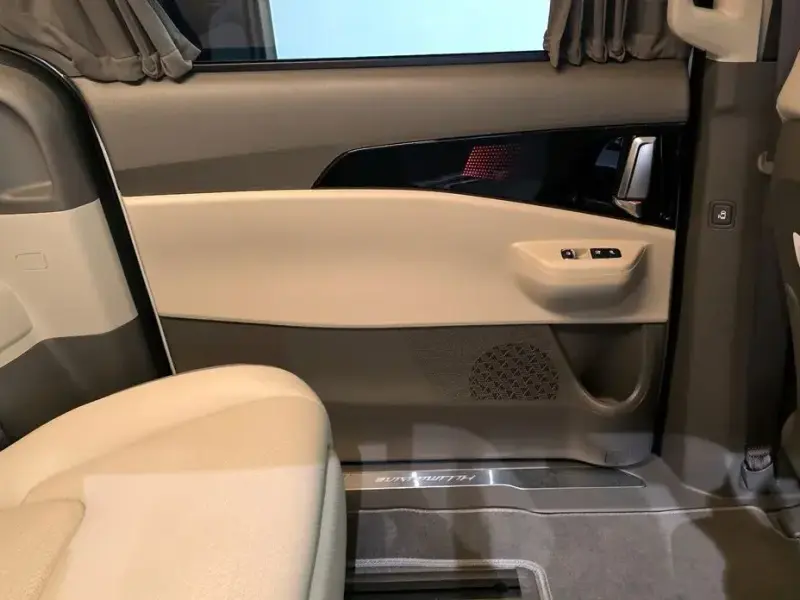 2024 Kia Carnival с пробегом 12 815 км