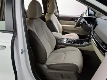 2024 Kia Carnival с пробегом 12 815 км