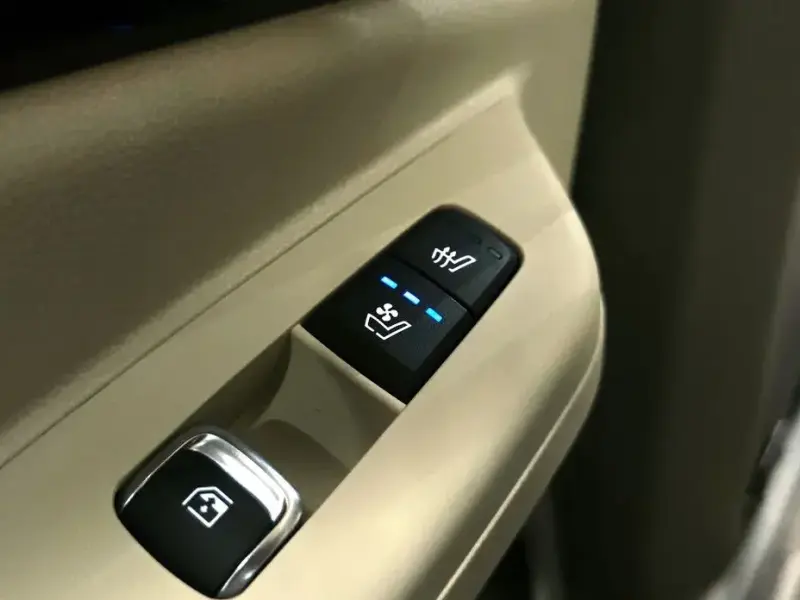 2024 Kia Carnival с пробегом 12 815 км