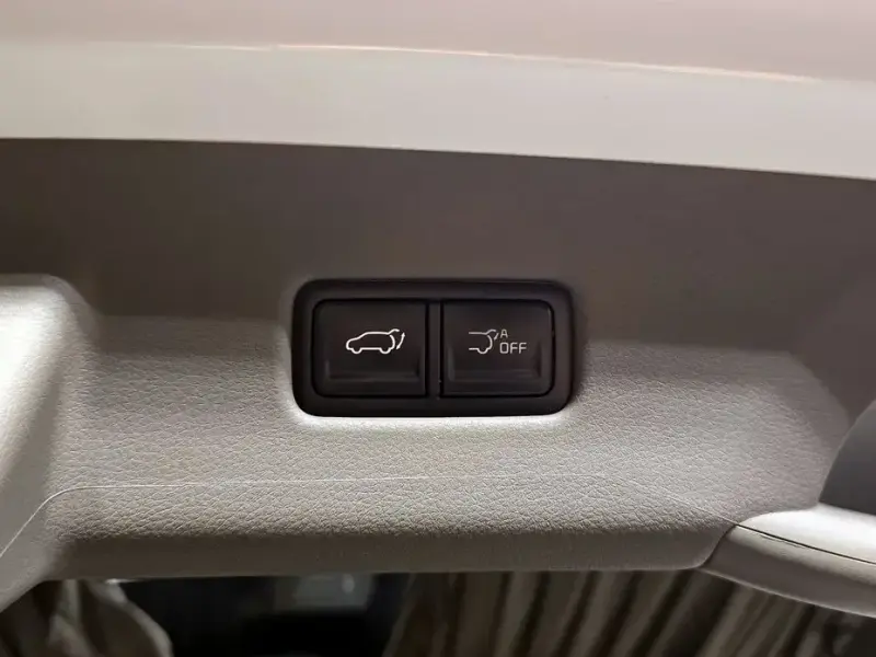 2024 Kia Carnival с пробегом 12 815 км
