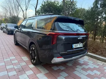 2024 Kia Carnival с пробегом 33 000 км