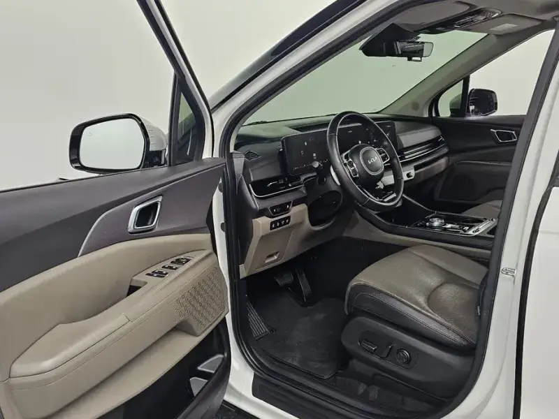 2024 Kia Carnival с пробегом 44 016 км