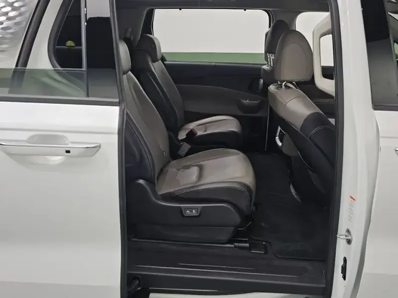 2024 Kia Carnival с пробегом 44 016 км