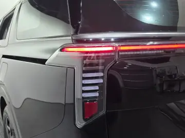 2024 Kia Carnival с пробегом 18 839 км
