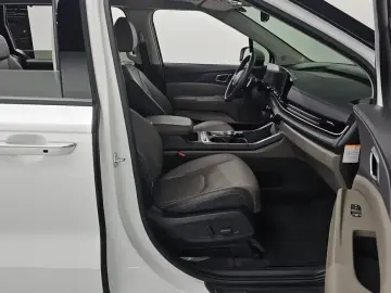 2024 Kia Carnival с пробегом 44 016 км