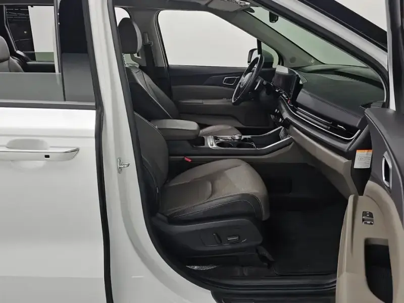 2024 Kia Carnival с пробегом 44 016 км