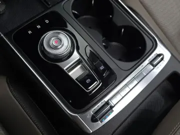 2025 Kia Carnival с пробегом 9 253 км