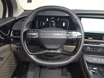 2025 Kia Carnival с пробегом 9 253 км