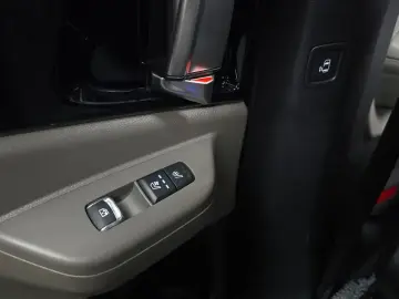 2025 Kia Carnival с пробегом 9 253 км