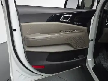 2025 Kia Carnival с пробегом 9 253 км