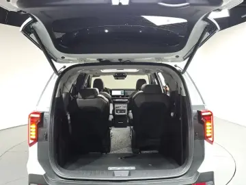 2025 Kia Carnival с пробегом 9 253 км