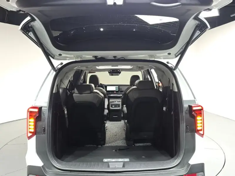 2025 Kia Carnival с пробегом 9 253 км