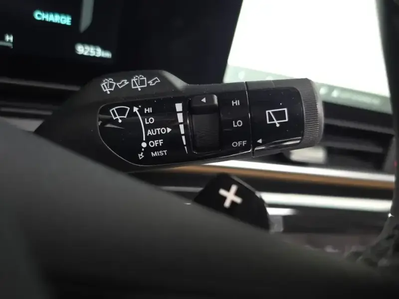 2025 Kia Carnival с пробегом 9 253 км