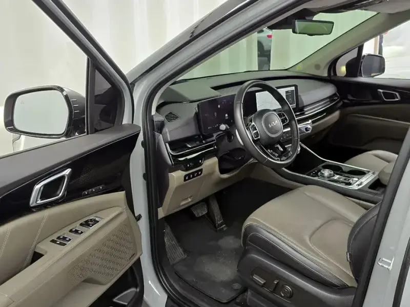 2024 Kia Carnival с пробегом 48 749 км