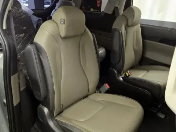 2024 Kia Carnival с пробегом 48 749 км