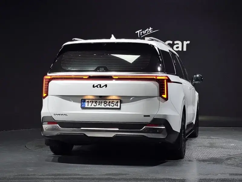 2024 Kia Carnival с пробегом 29 364 км