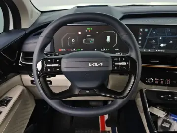 2025 Kia Carnival с пробегом 7 136 км