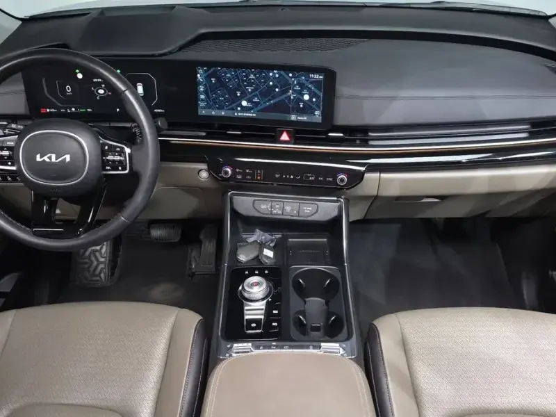 2024 Kia Carnival с пробегом 42 093 км