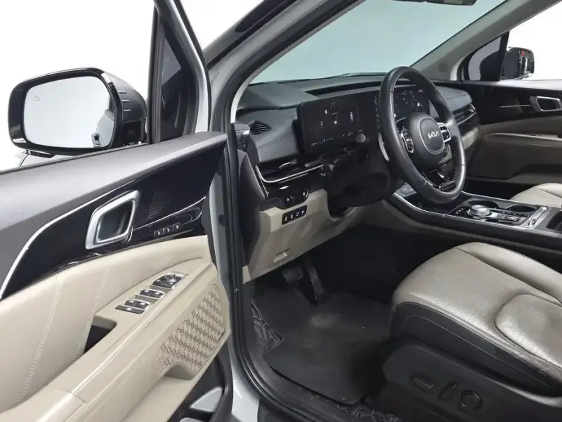 2024 Kia Carnival с пробегом 42 093 км