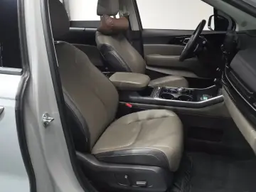 2024 Kia Carnival с пробегом 42 093 км