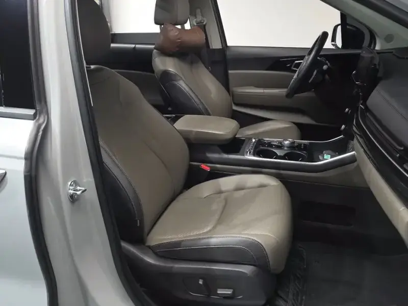 2024 Kia Carnival с пробегом 42 093 км
