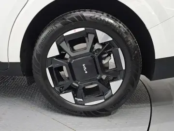 2025 Kia Carnival с пробегом 7 136 км