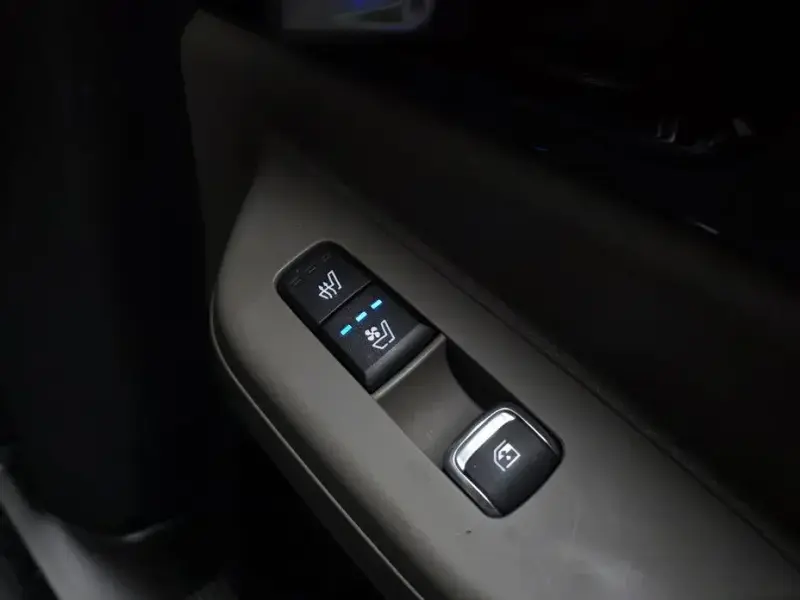 2024 Kia Carnival с пробегом 42 093 км