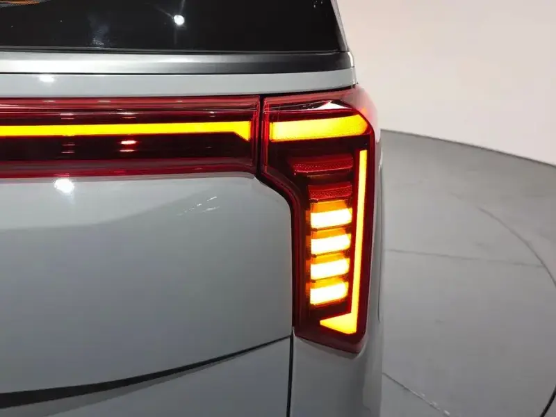 2024 Kia Carnival с пробегом 42 093 км