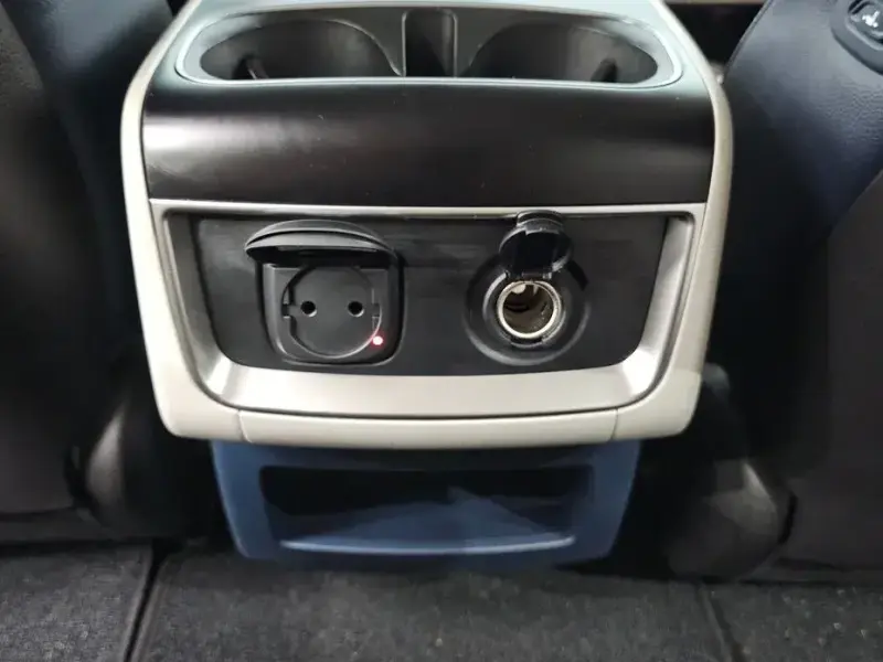 2025 Kia Carnival с пробегом 7 136 км
