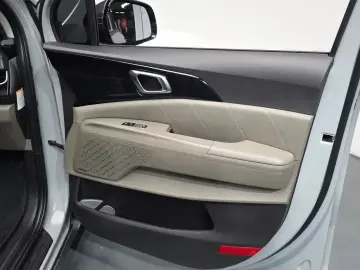 2024 Kia Carnival с пробегом 42 093 км