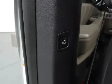 2024 Kia Carnival с пробегом 42 093 км