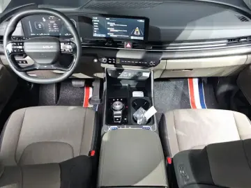 2025 Kia Carnival с пробегом 4 396 км