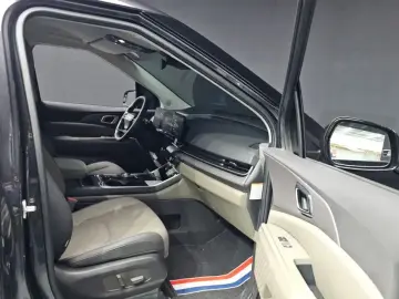 2025 Kia Carnival с пробегом 4 396 км