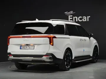 2024 Kia Carnival с пробегом 10 457 км