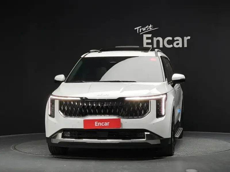 2024 Kia Carnival с пробегом 10 457 км